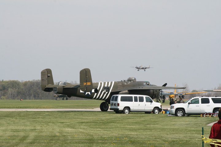 Warbirds And Airshows - 2012 Urbana B-25 Gathering